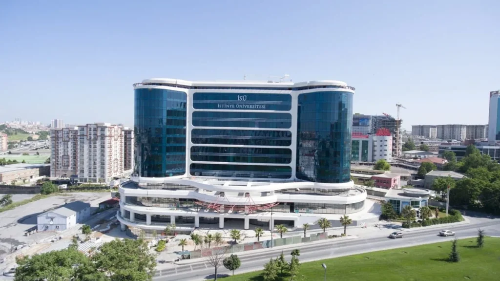 السكن الطلابي في جامعة استينيا